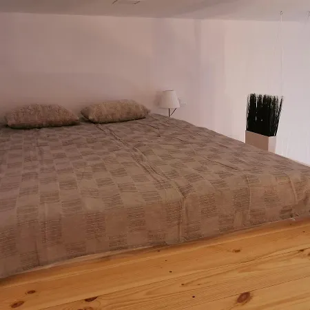 Theater Apartament *